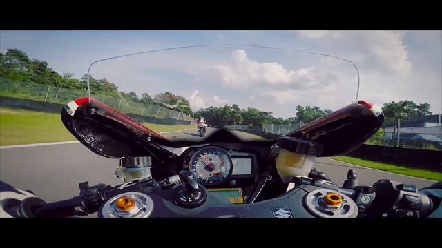 GSX-R 1000 Vs BMW S1000RR 
