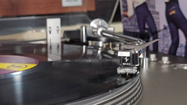 Картридж SHURE M44G + новая оригинальная игла SHURE N44-7 смотреть онлайн