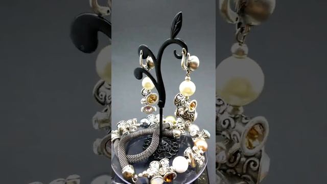 Колье и серьги с кристаллами Swarovski смотреть онлайн