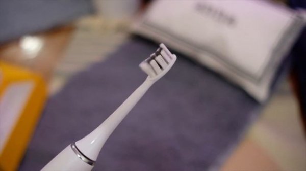 realme luggage (!!?) + smart home thingz: TECH GIFTS FOR THE HOLIDAYS