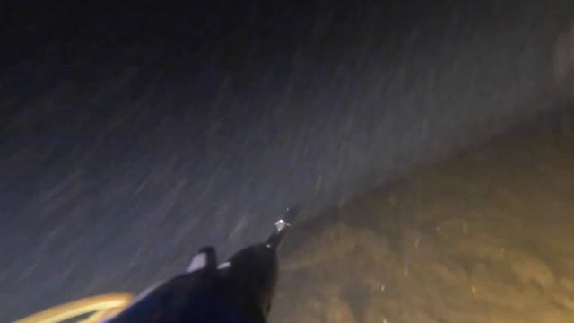 Удивительная подводная охота ночью. Много не только рыбы. смотреть онлайн