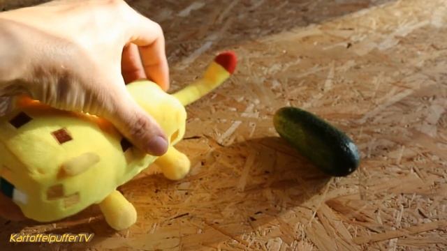 Funny Ocelot Cat vs Cucumber Meme 100% Clickbait смотреть онлайн