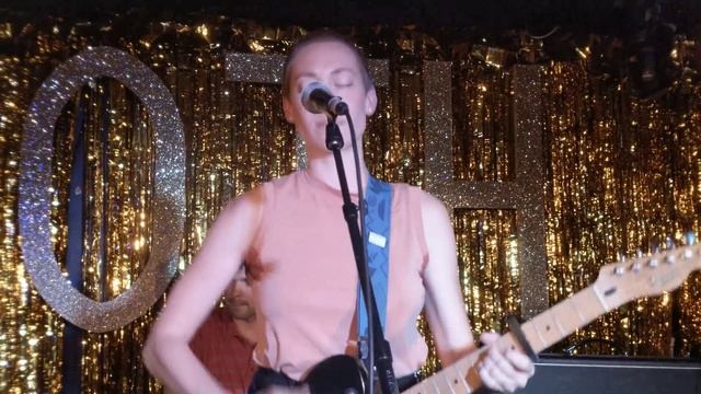 Anna Burch - Tea Soaked Letter - London 04/09/2018 смотреть онлайн