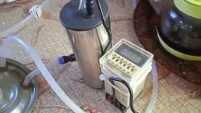 Доильный аппарат для коз!-Как его собрать! смотреть онлайн