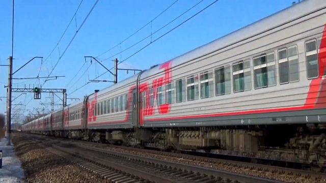 Электровоз ЭП20-071 со скорым фирменным поездом №30 "Москва - Новороссийск" смотреть онлайн