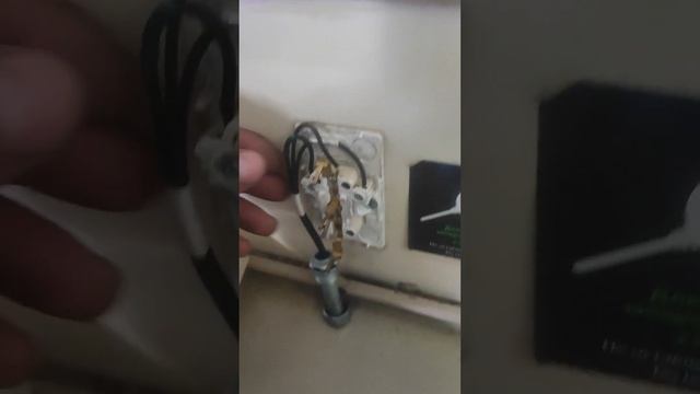 #как установить наружную розетку. смотреть онлайн