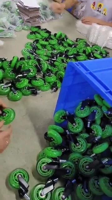 Blue color chair caster смотреть онлайн