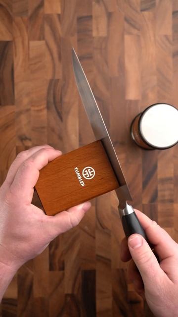 Straight razor vs Zwilling Chef’s Knife sharpened with the Tumbler Rolling Knife Sharpener смотреть онлайн