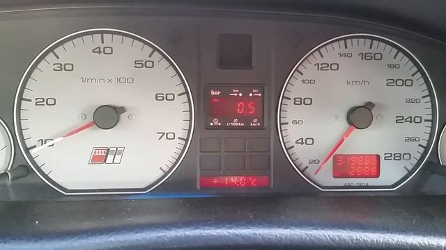 Audi UR S6 5 Cylinder idle sound 2 смотреть онлайн