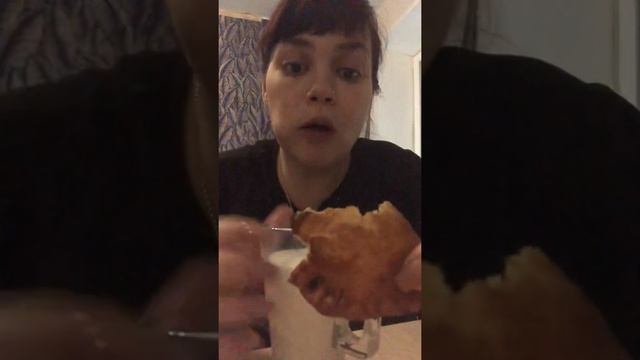 Сочные чебуреки. На ночь глядя🤤🤤🤤 смотреть онлайн