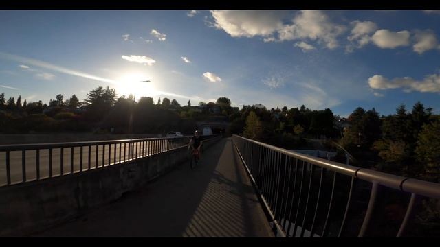BIKING FROM MERCER ISLAND TO SEATTLE 4K LUMIX G7 GO PRO 8 смотреть онлайн