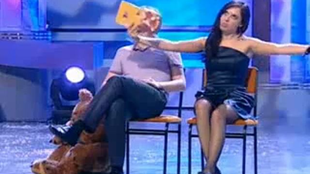 Парень в гостях у девушки... смотреть онлайн