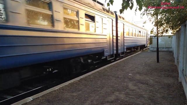 (4К) ЭР9п-207 с рейсом 6381 Ровно - Красне отправление со станции Дубно Украина 16.09.2020 смотреть онлайн