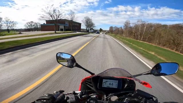 Honda E-CLUTCH - How Does It Work? (Honda CBR650R 2024) смотреть онлайн
