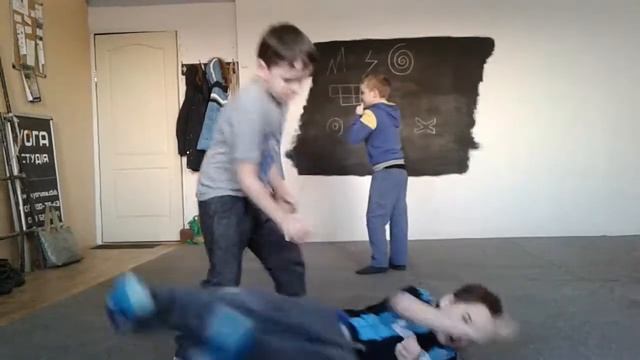 дети, задняя подножка смотреть онлайн