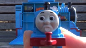 Бокс Паровозик-Томас и 9 поездов ☆ Игра в прятки в парке!