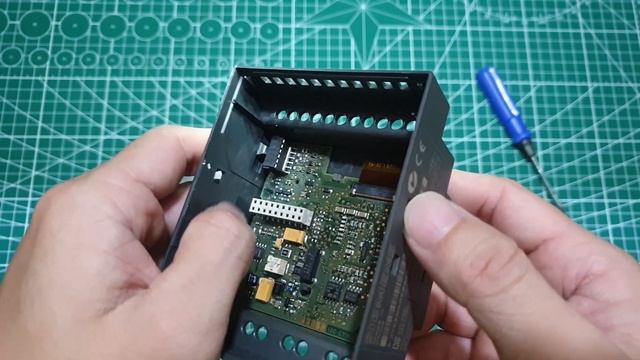 Bên trong Logo 230RC có gì? - What's inside the logo 230RC смотреть онлайн