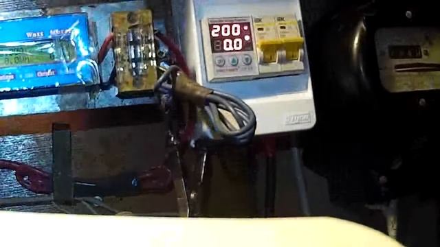 Защита от повышения напряжения в сети с помощью селектора напряжения смотреть онлайн