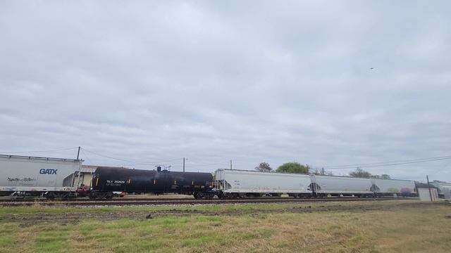 Southbound UP 8353/6231/9037, Mixed Freight Train, "Ennis Sub" Groesbeck, TX 11-22-2022 смотреть онлайн