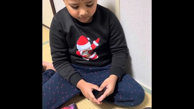 YunLone Galaxy projector unboxing by kid смотреть онлайн