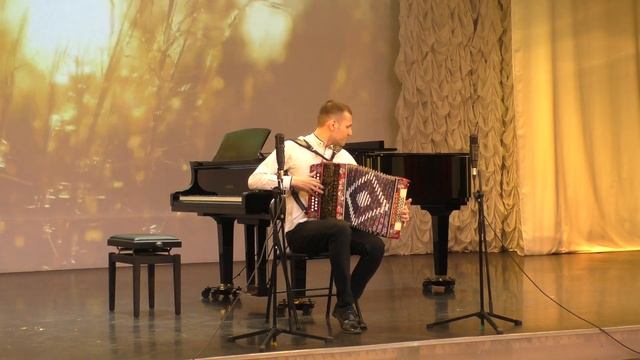 В. Монти "Чардаш" Играет гармонист Анатолий Ельцов в своей обработке. Новосибирск