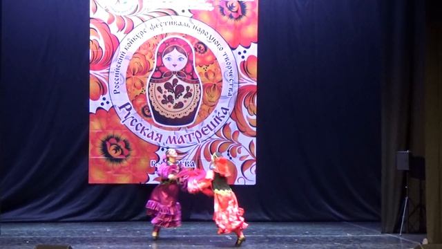 "Родничок", Гусарова Дарья и Ревякина Анастасия. т. "На празднике" смотреть онлайн