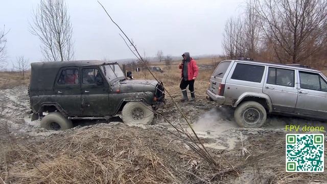 Вчорашнє тренування по весняному ґрунту .На кучках тачки грузли .В горки ще якось їхали смотреть онлайн