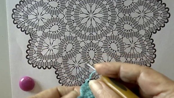 Салфетка брюггским кружевом. Салфетка крючком. Часть 2.