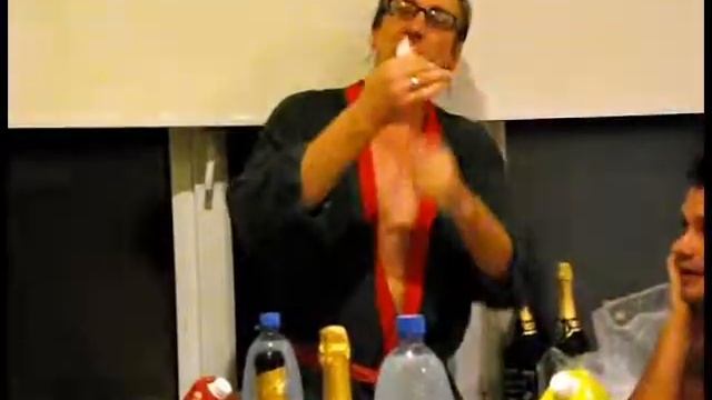 фокус в бани с салфеткой смотреть онлайн