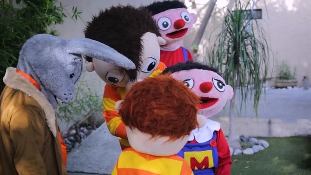 MIGUELITA se queda pelona - Bely y Beto смотреть онлайн