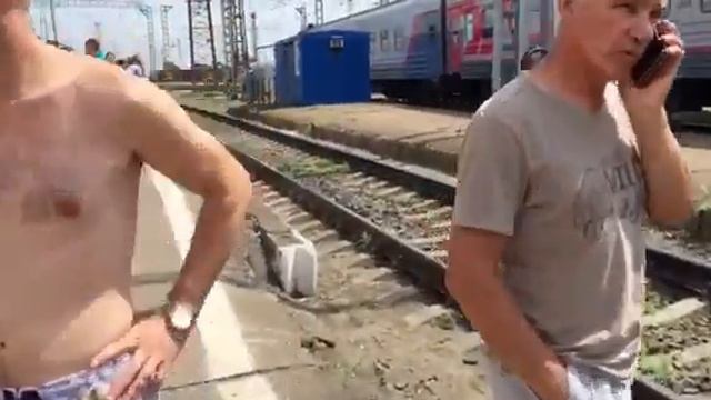 Дорога Москва/Адлер2018 /поезд/Бабули на станциях продают всё смотреть онлайн