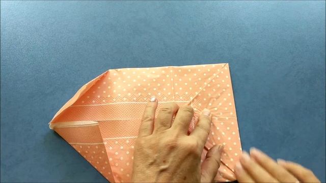 Как красиво сложить салфетки на праздничный стол | Napkin folding tutorial смотреть онлайн