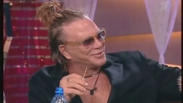 Mickey Rourke drink on Russian TV 1/2 [Subtitles] смотреть онлайн