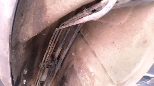L322 RANGE ROVER Rear Brake Pipe Replacement, Strip Down