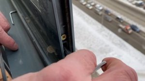 Как отрегулировать балконные створки?