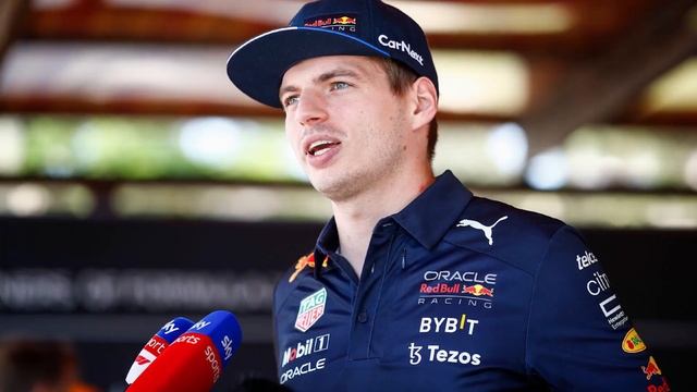Verstappen Reacts To Hamilton's Formula One Career Extension Plans смотреть онлайн