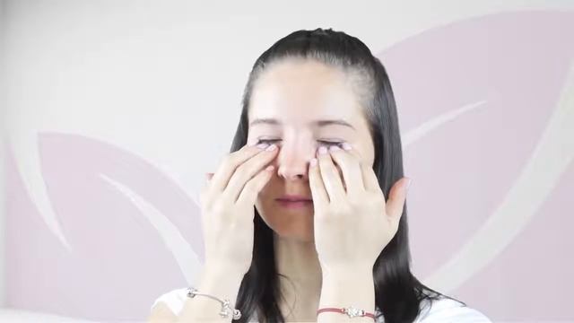 Коррекция зоны вокруг глаз с Евгенией Баглык.