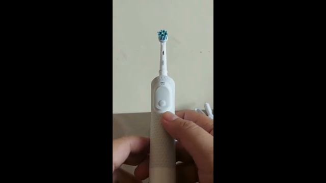 Oral B Vitality 100 Electric Rechargeable Brush