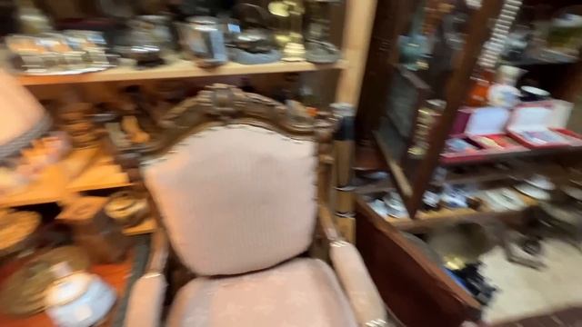 Блошиный рынок в столице. Проверили серебряные награды и оказалось...