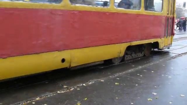 Киев. Трамвай Т-3. Пробуксовка первой тележки смотреть онлайн