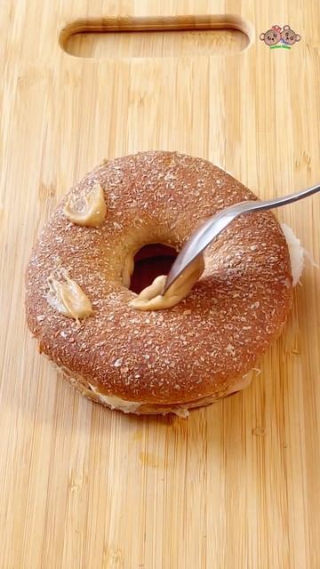 Teddy Bear Peanut Butter Banana Bagel | Breakfast Idea For Kids смотреть онлайн