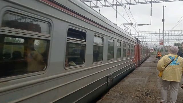 Электропоезд ЭД4М-0343 с сообщением Серп и Молот-Крутое. смотреть онлайн