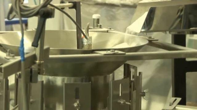 Фасовка сахара на дозаторе АМАТА KATE-210-R смотреть онлайн