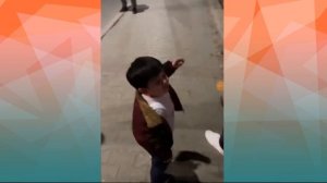 Бой Абдурозик и Хасбика Первая встреча. Абдурозик пошел в дом Хасбика... Хасбик убегает..