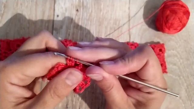Квадратный, красивый, мотив крючком// Вязальное настроение, Вяжем вместе с Юлией смотреть онлайн