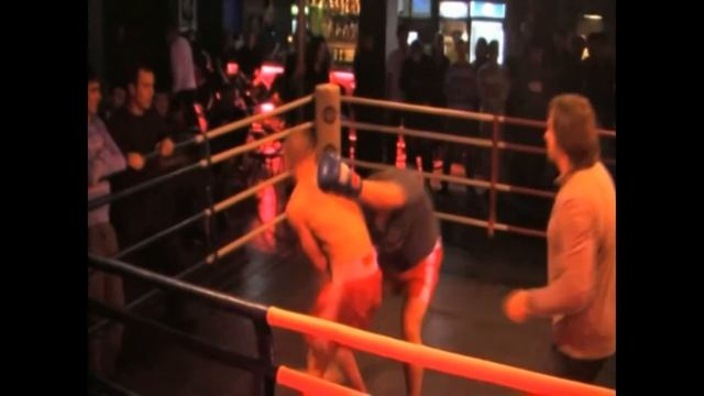 Бойцовский клуб. Саня Выключатель против Михаила 6.12.07 смотреть онлайн