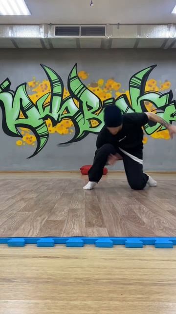 Кто он такой ? #dance #shortsvideo #tutorial #hiphop #shorts