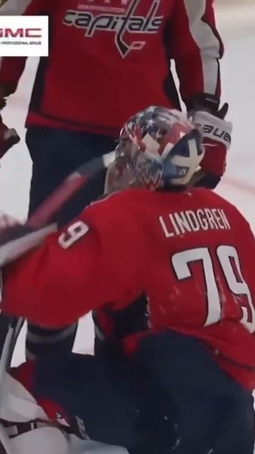 Сейв сезона от Чарли Линдгрена  #hockey #nhl #shorts