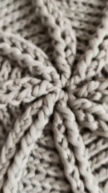 Пуф Octopus. Двухсторонний пуф. Стоимость готового 6000₽. Купить мк 800₽. Купить у @hobby.happy.krd смотреть онлайн