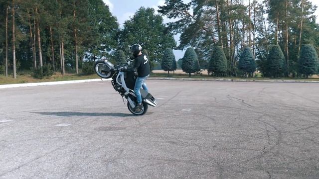 Ziółek Stunt - Honda Cbr F4i смотреть онлайн